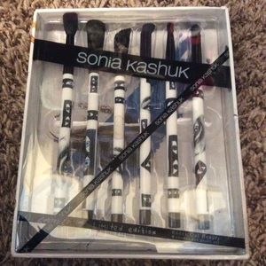Sonia Kashuk 6 pieces Smokey Eye Brush Set
