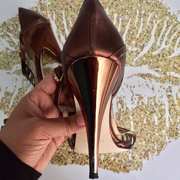 KORS Bronze Cage Heels - Picture 4 of 6