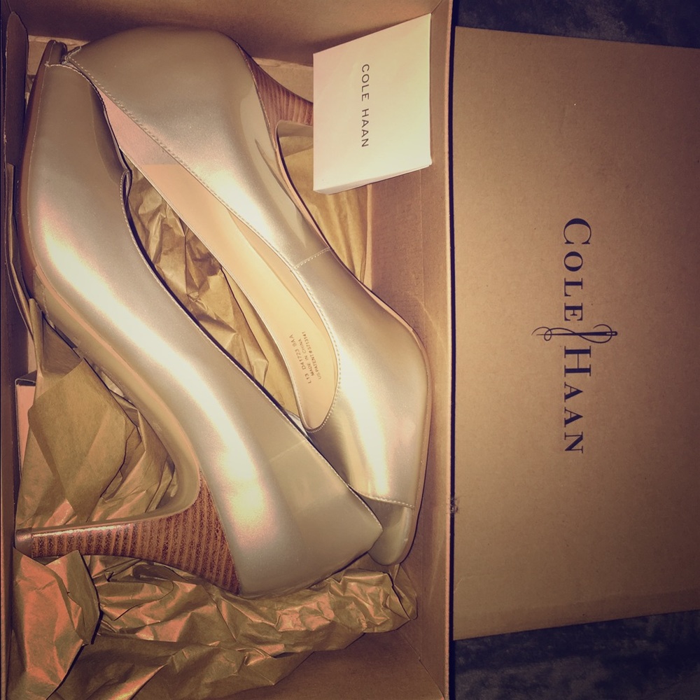 Cole Haan gold Lainey pumps - size 9 AA