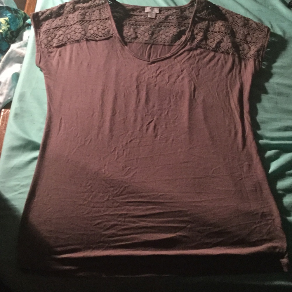 Short sleeve lace shirt