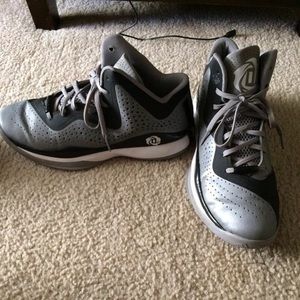 Men's basketball shoes