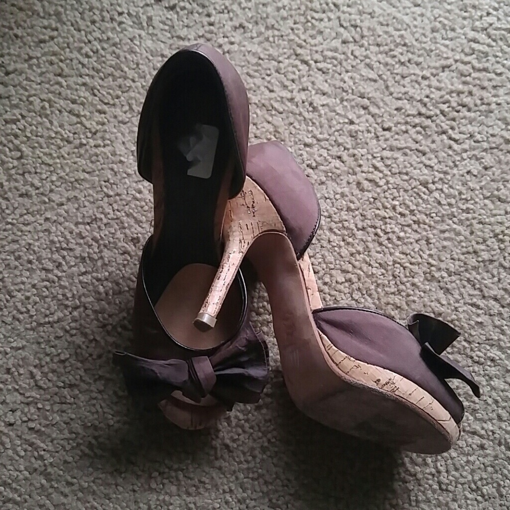 Shoes - Picture 2 of 3