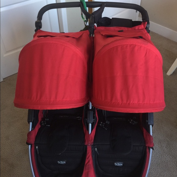 🚨🚨 Double stroller in Red - Picture 3 of 4