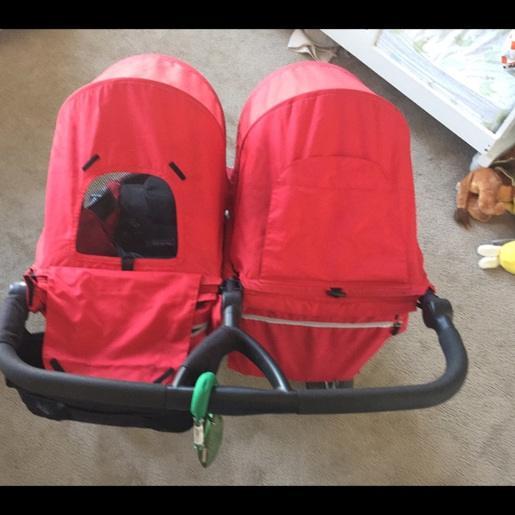 🚨🚨 Double stroller in Red - Picture 4 of 4