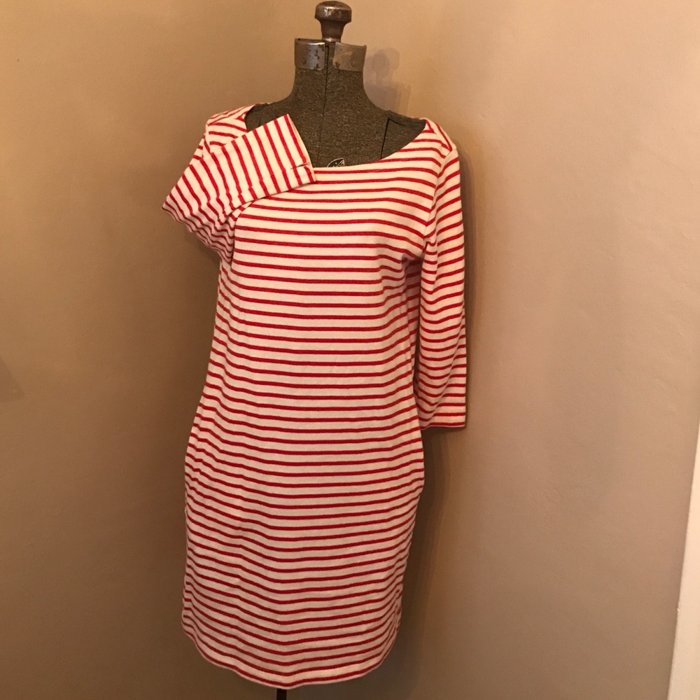 White with red stripe tshirt/sweatshirt 3/4 sleeve
