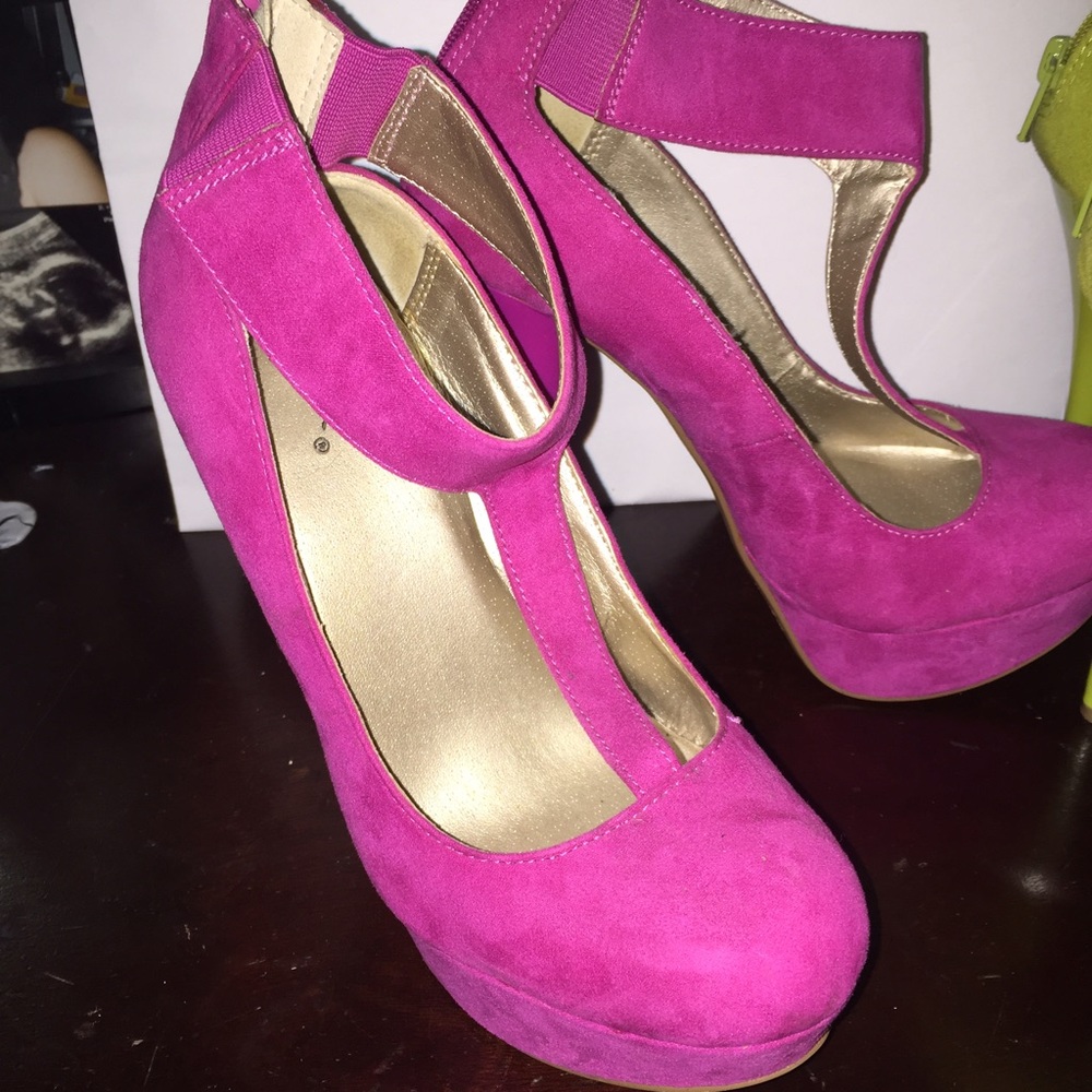 Neon pink nice,comfortable,outgoing heels