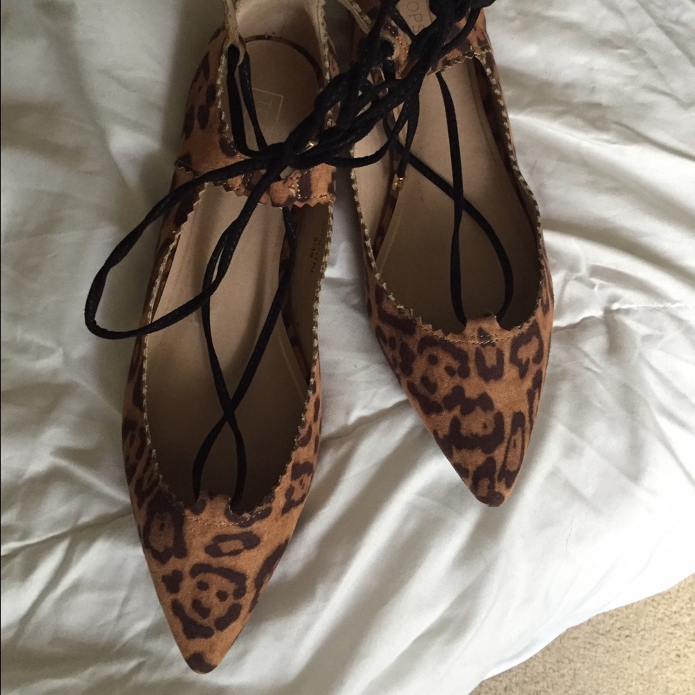 Leopard lace up flats NWT