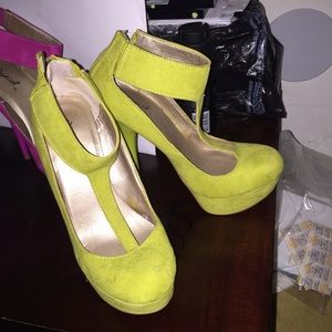 Neon green nice,comfortable,outgoing heels