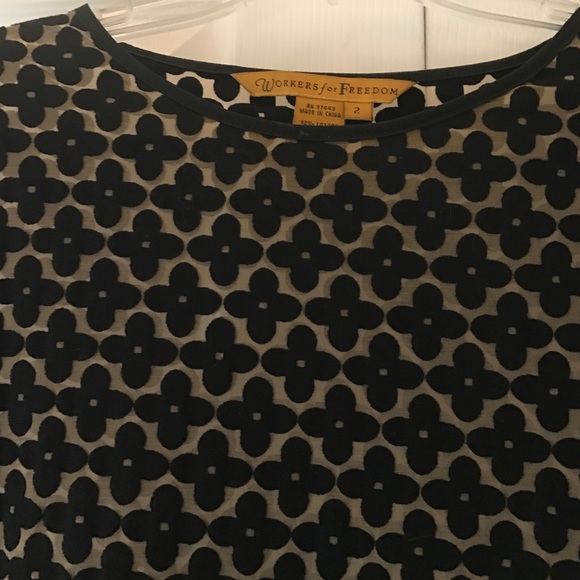 Clover pattern top - Picture 2 of 3