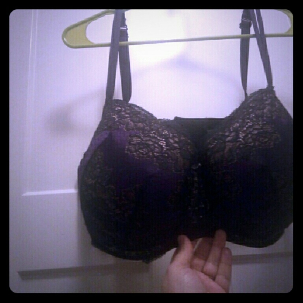Cacique bra size 42 G
