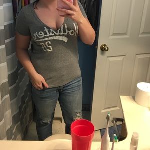 Hollister v neck tee