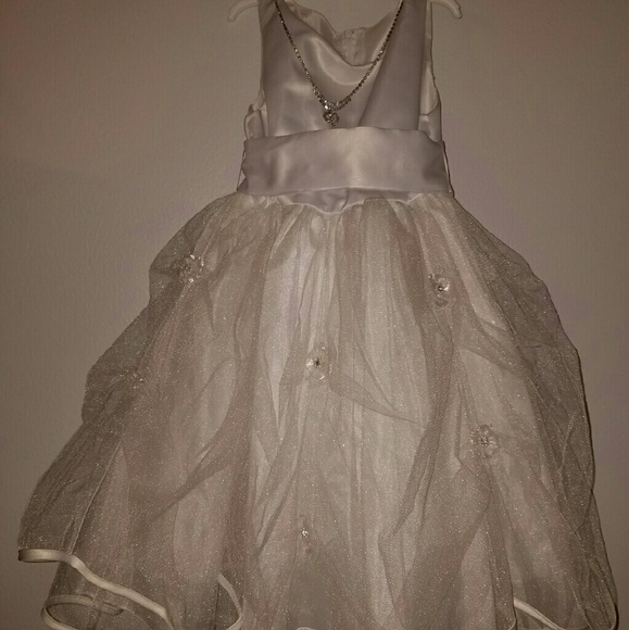 Other - Beautiful Flower Girl Dress