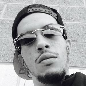 Meet your Posher, Lewis