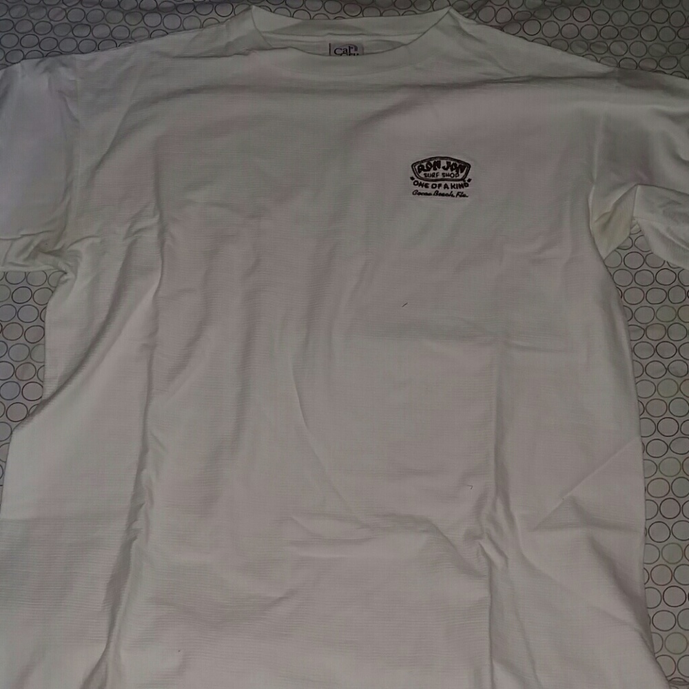 White tee