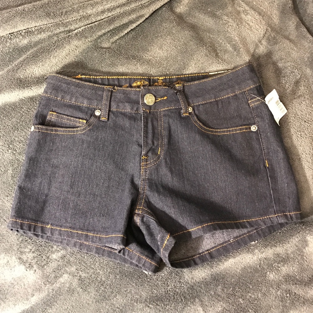 ✨BRAND NEW✨Wax Jean Denim Shorts size Small w/tag