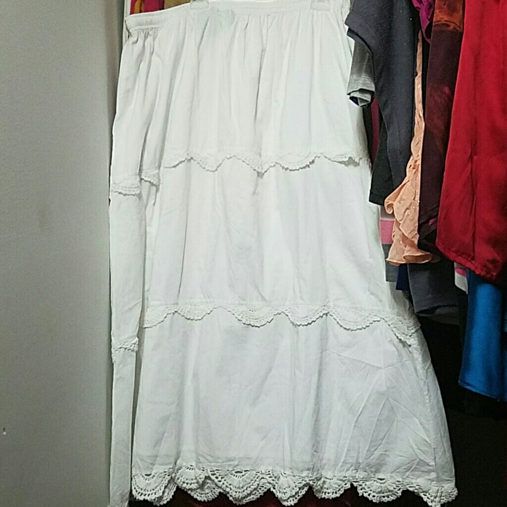 White lace skirt