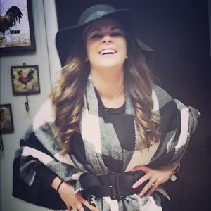 Meet your Posher, Stormy