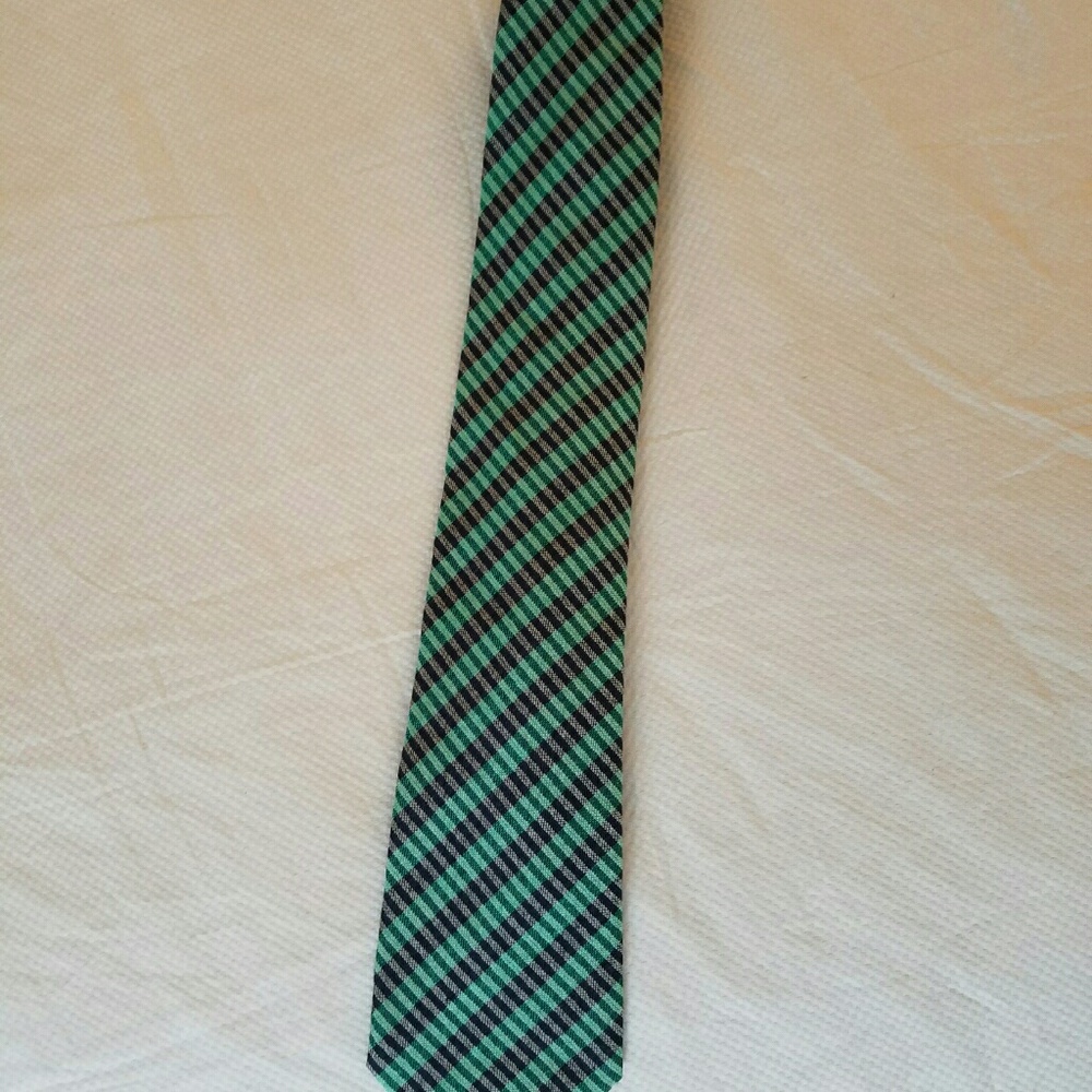 NEW Barneys New York Tie