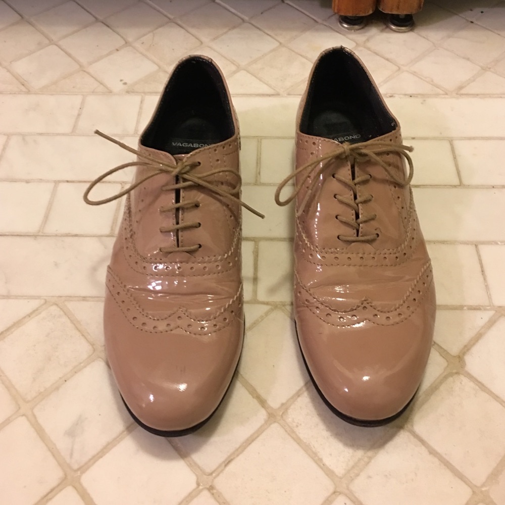 Vagabond blush patent leather oxford shoes sz 8