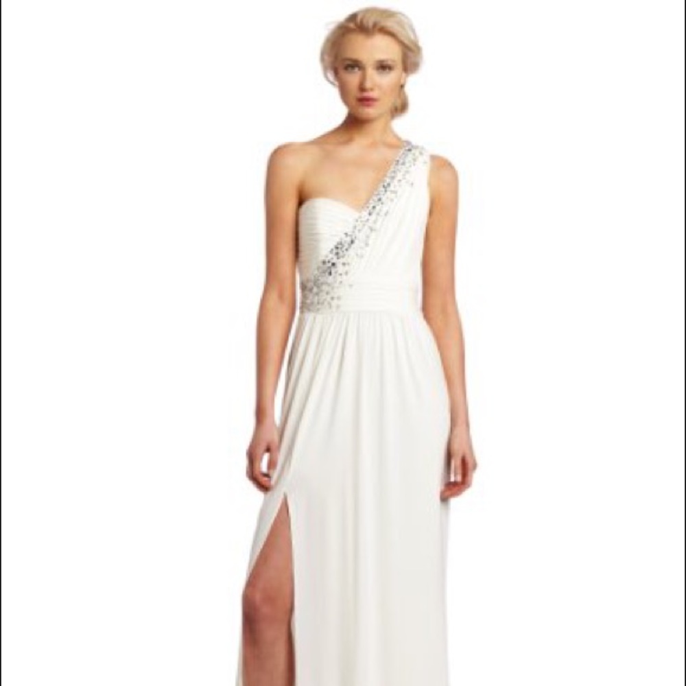 Additional photos of Laundry by Shelli Segal gown