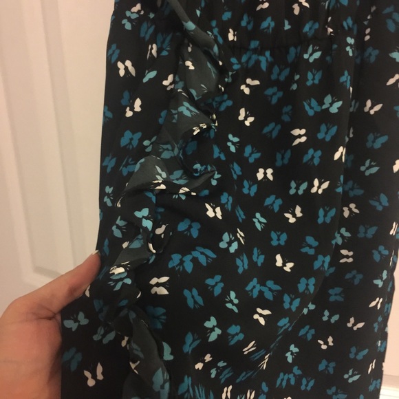 Asymmetrical Ruffle Dress - Picture 3 of 4