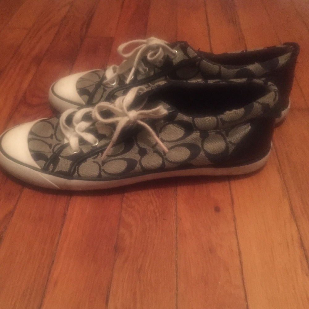 Size 10 coach shoe still looks decent