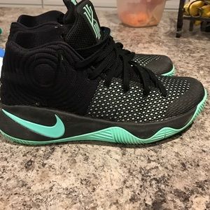 Kyrie 2