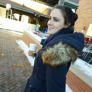 Meet your Posher, Emily