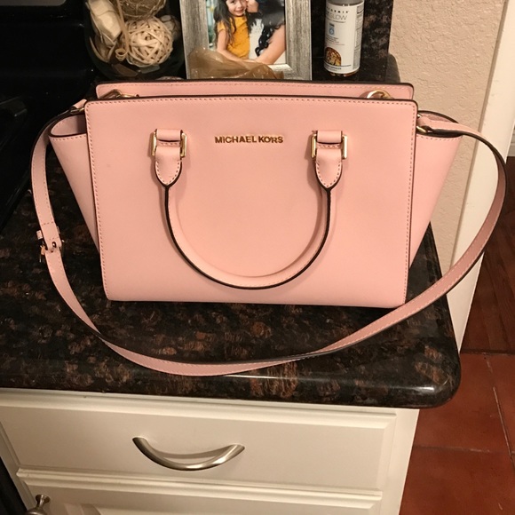 Michael Kors purse - Picture 1 of 4