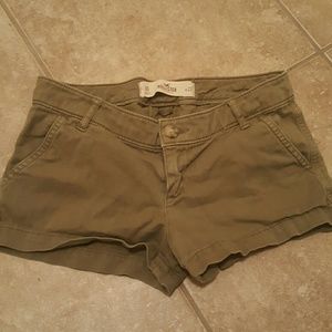 Hollister camo green short