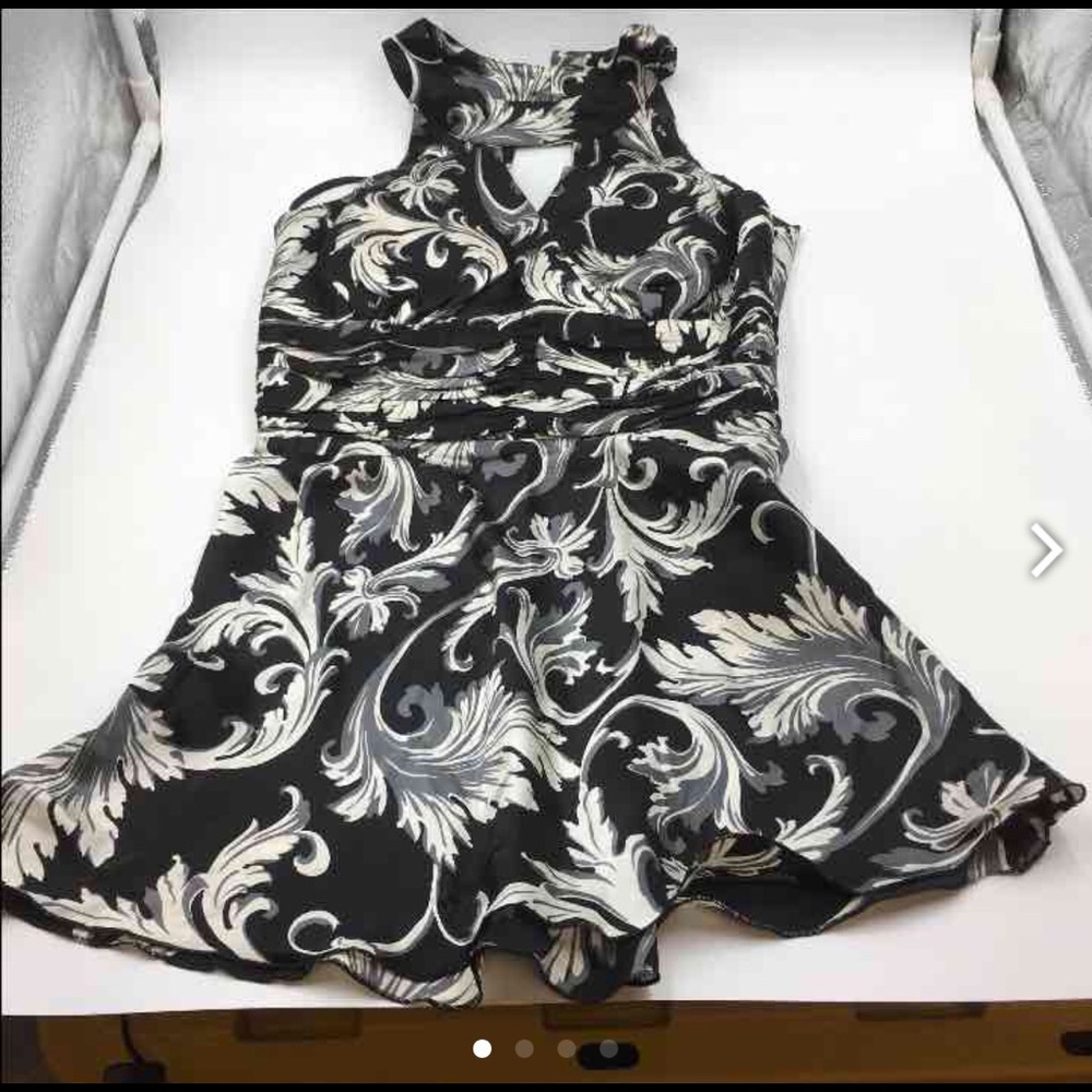 Size 0 White House Black Market dress