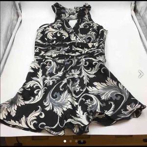 Size 0 White House Black Market dress