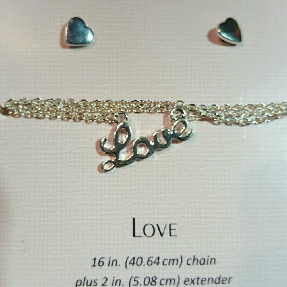 Cute jewelry set.
