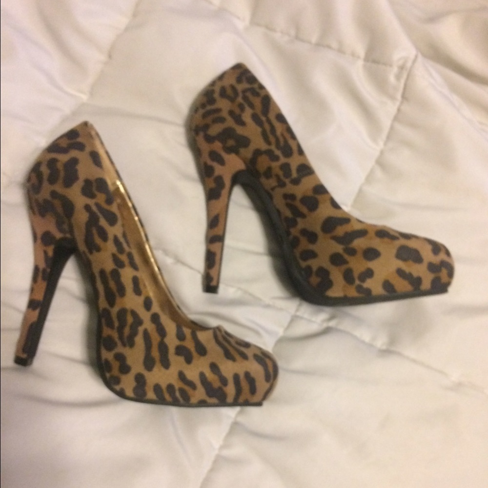 Mossimo Cheetah print pumps