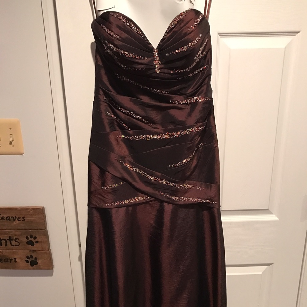 Gown (prom)