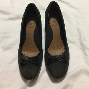 Clarks heels women size 9