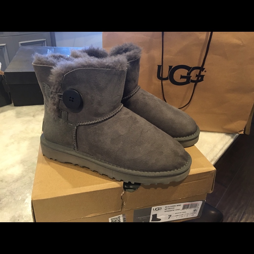UGG
