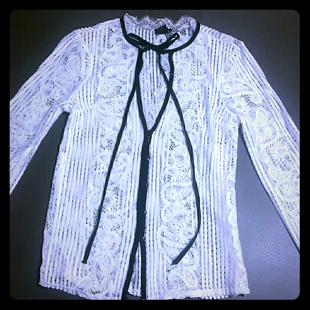 Eyelash lace tie v neck long sleeve boho top