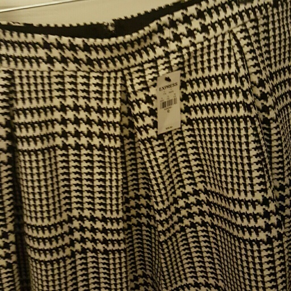 Express pleated skirt - Picture 2 of 2