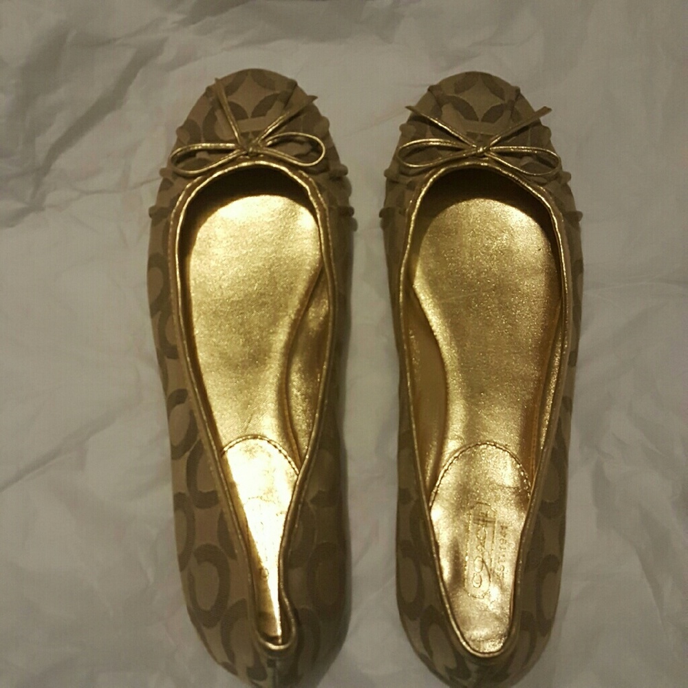 Coach flats