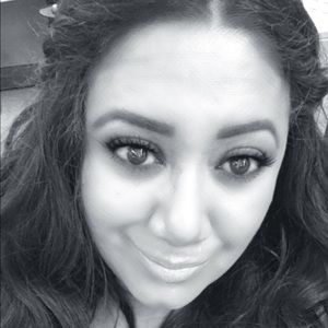 Meet your Posher, Yvonne