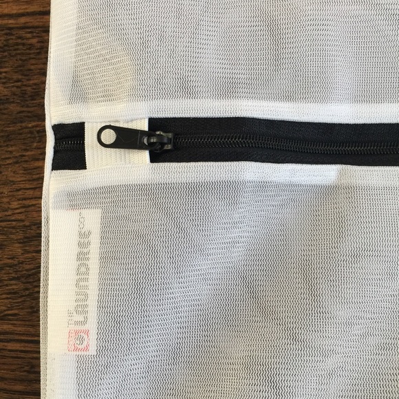 LAST TWO ✨ The Laundree Co Mesh Laundry Wash + Dryer Bags -3 PCs - Picture 3 of 3