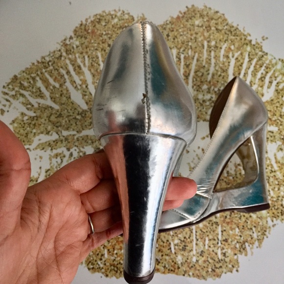 KORS Michael Kors Silver Metallic Cut-out Wedges - Picture 3 of 7