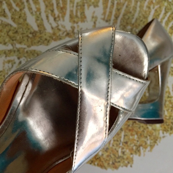 KORS Michael Kors Silver Metallic Cut-out Wedges - Picture 5 of 7