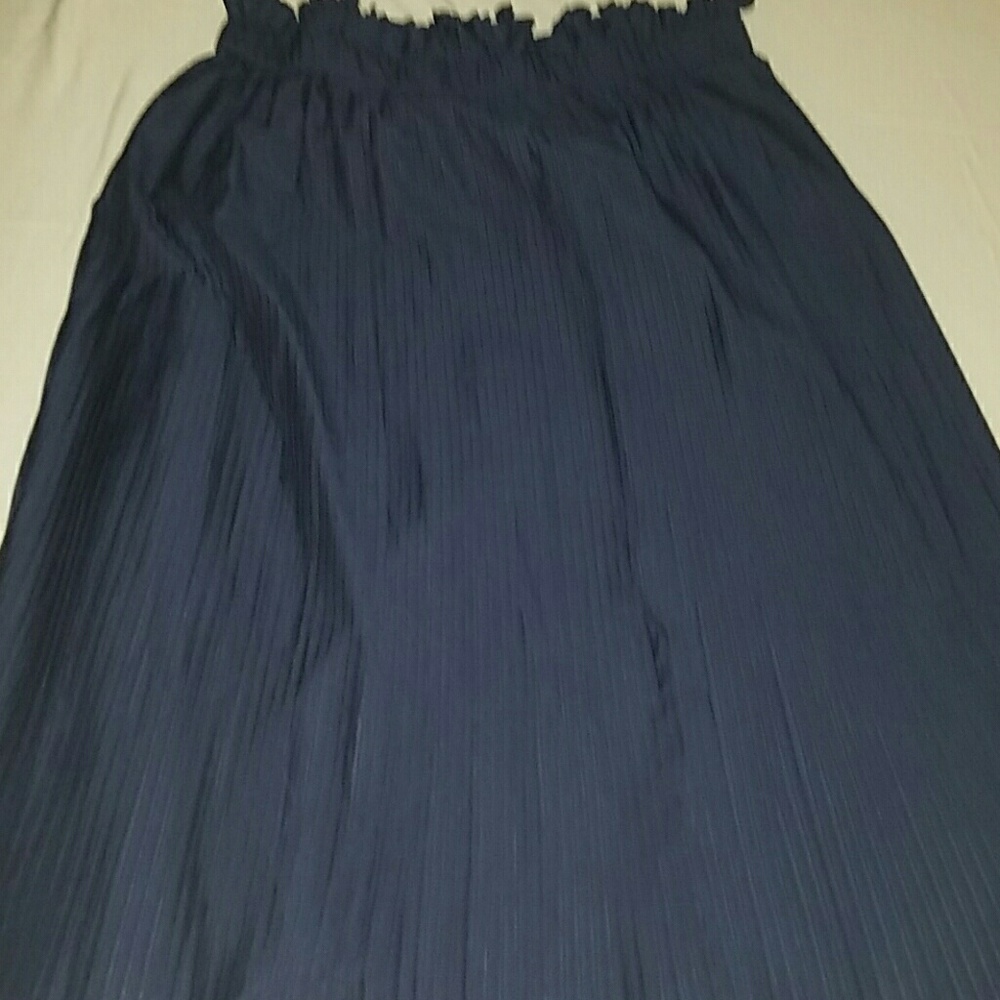 Gorgeous navy ruching skirt
