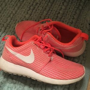 nike roshes orange/pink