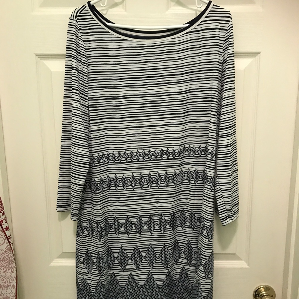DRESSES