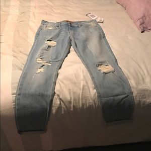 Size 31 ankle cut mid rise NWT Joe's Jeans