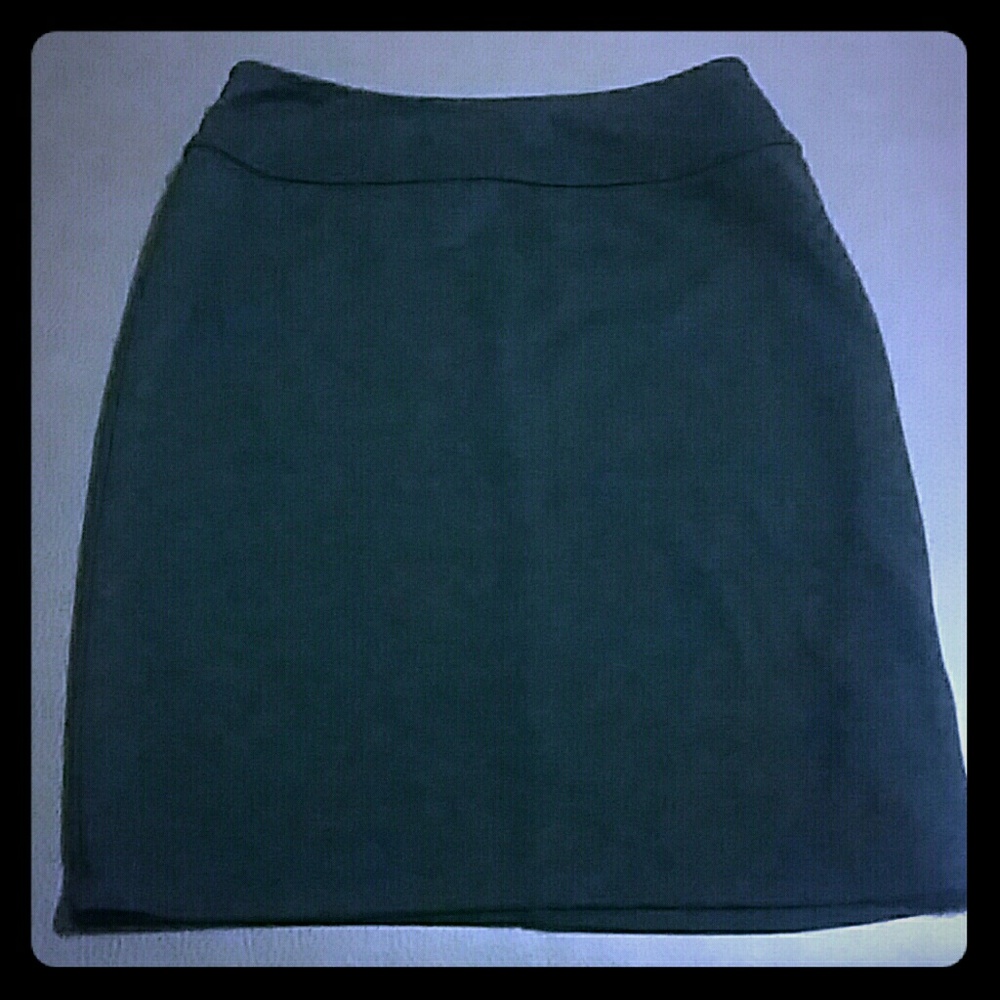 Stretchy pencil skirt