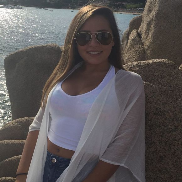 Meet your Posher, Francesca - Picture 1 of 1